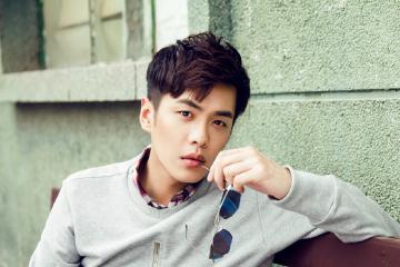 开云体育APP下载-双线狂飙，墨西哥绿茵粉碎希腊神话，格列兹曼F1赛道接管冠军之争