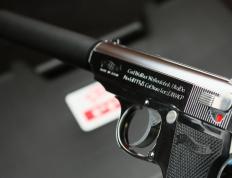 开云体育中国-双线逆转，德甲争冠焦点战与马刺神奇翻盘上海队的体育盛宴