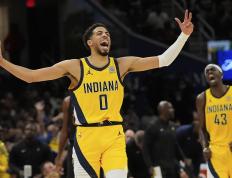 开云体育平台APP-步行者主场逆转独行侠，主场优势显著