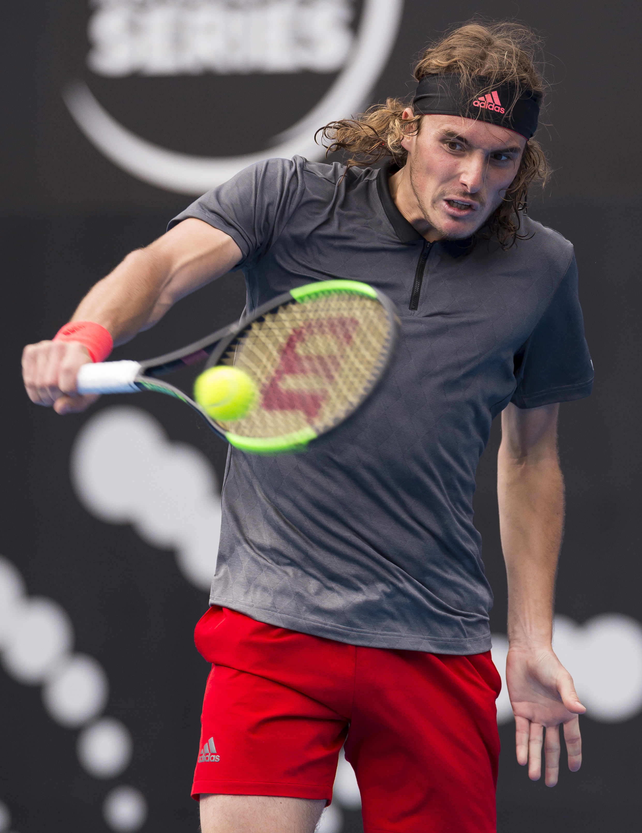 开云APP-澳大利亚网球队翻盘西班牙网球队,西西帕斯送出助攻