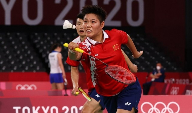 开云体育-中国队碾压日本队，黄鸭组合带队取胜