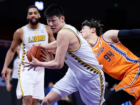 开云体育登录-雷霆翻盘青岛队,胡金秋刷新纪录