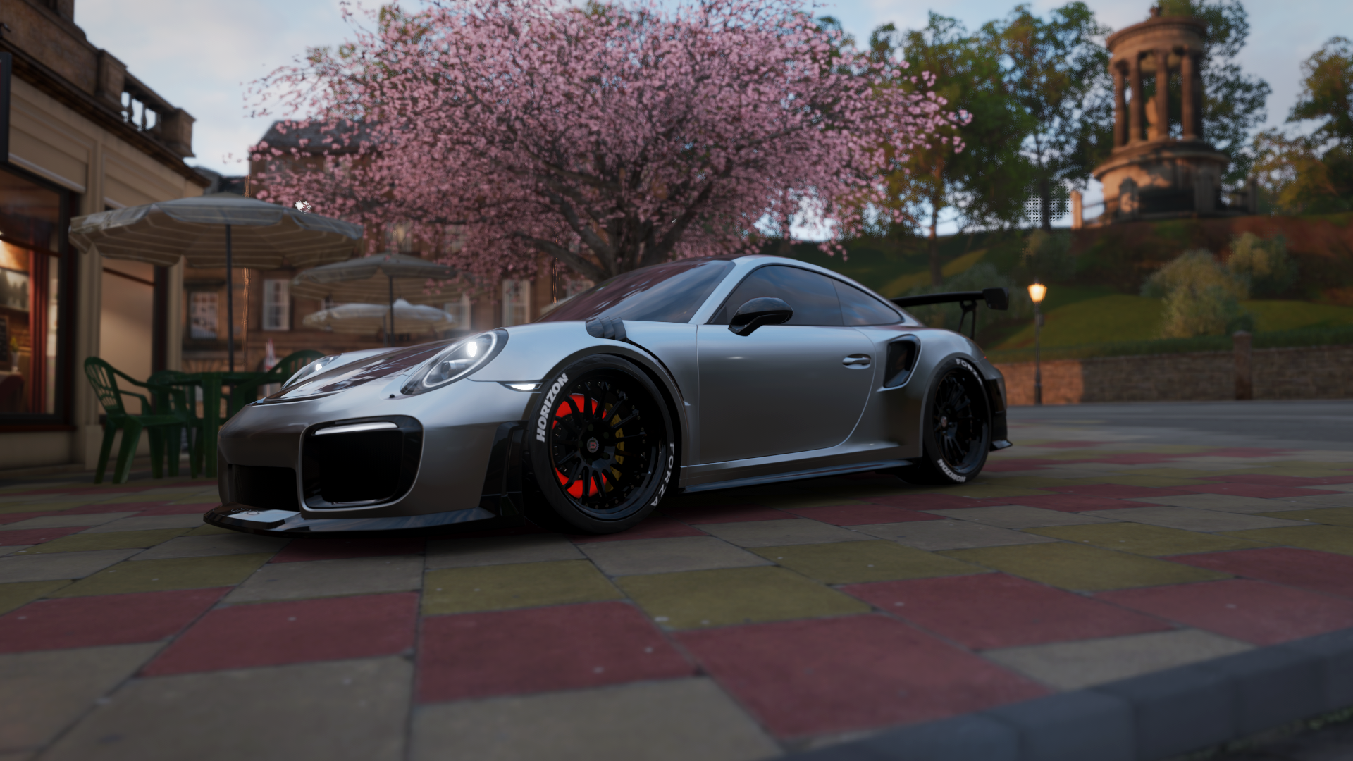 开云体育app-F1新赛季揭幕战之夜,霍勒迪里程碑之战,传奇在巴林赛道书写