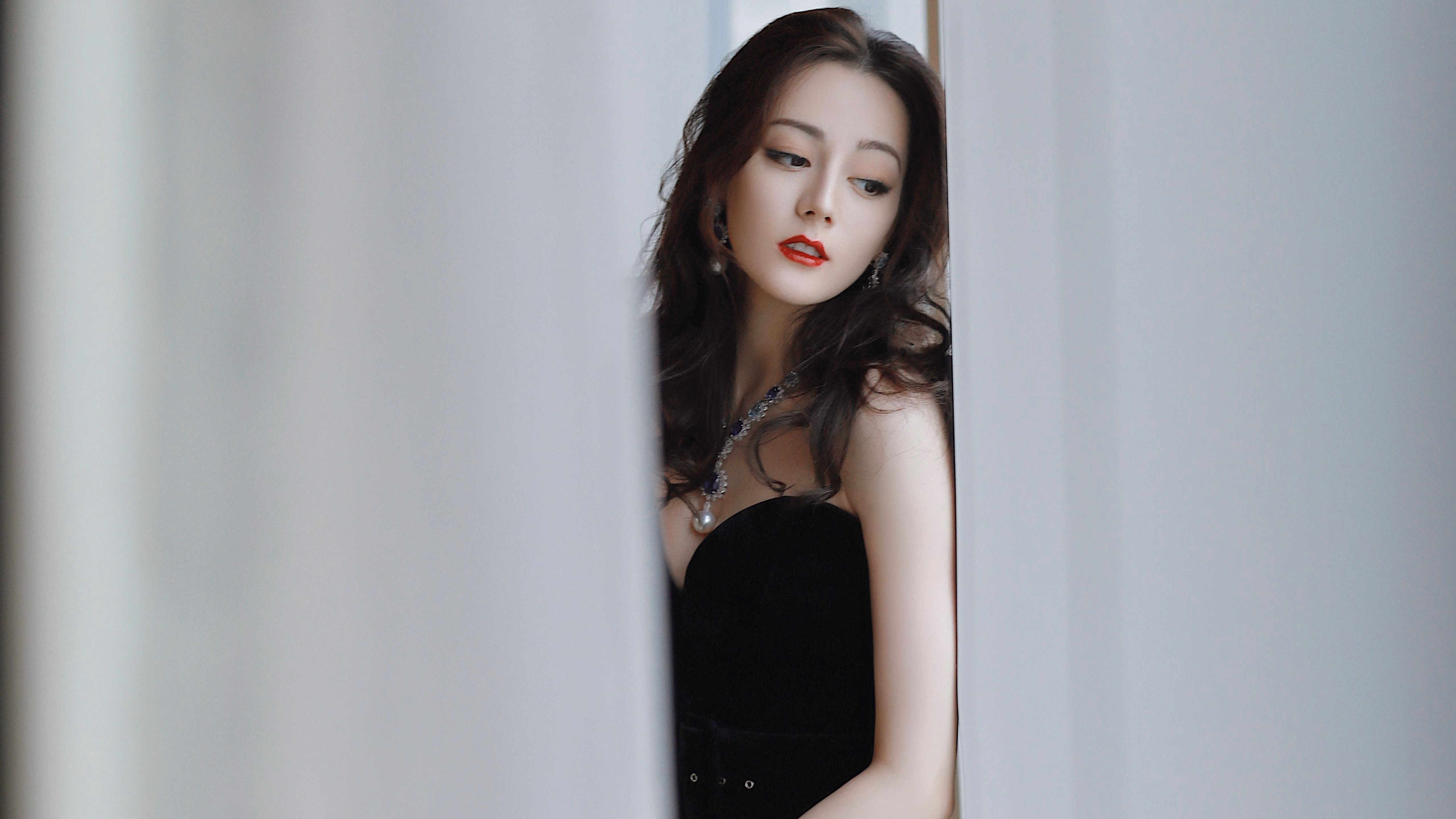 开云体育app-魔法与纪律，维尼修斯的天才独舞与英格兰的战术铁幕