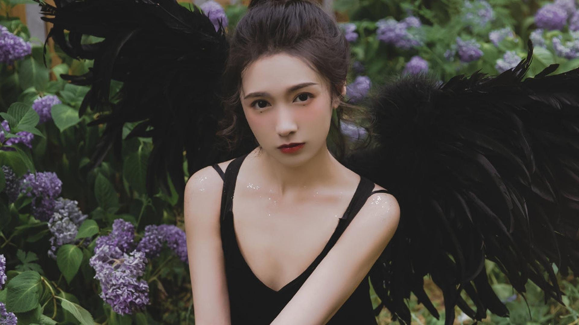 开云体育登录-厄德高点燃绿茵，玻利维亚高原制霸，体育如何划破寂静夜空