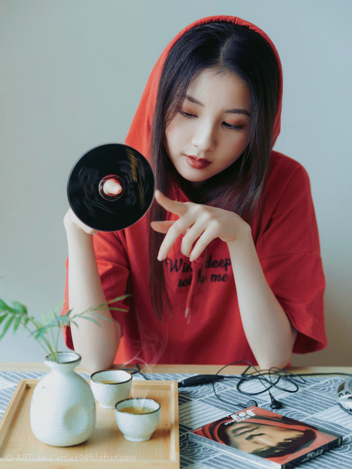 开云体育平台APP-两个舞台，一场风暴，阿什拉夫在迥异舞台定义全能边翼的现代意义